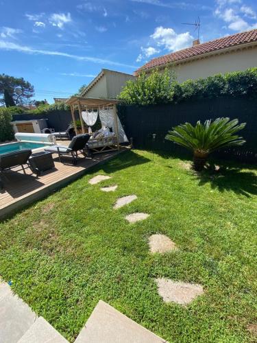 Beach House Private Pool, Garden, 4 Bedrooms in Cogolin Beach House Private Pool, Garden, 4 Bedrooms in Cogolin