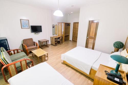 HAUS MALIBU Guesthouse & Restaurant in Malaybalay HAUS MALIBU Guesthouse & Restaurant in Malaybalay