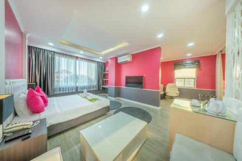 SHIN Hotel V - ONE Korat in Nakhonratchasima SHIN Hotel V - ONE Korat in Nakhonratchasima