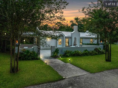 Newly Listed Cottage Retreat in Sacred Oaks Newly Listed Cottage Retreat in Sacred Oaks