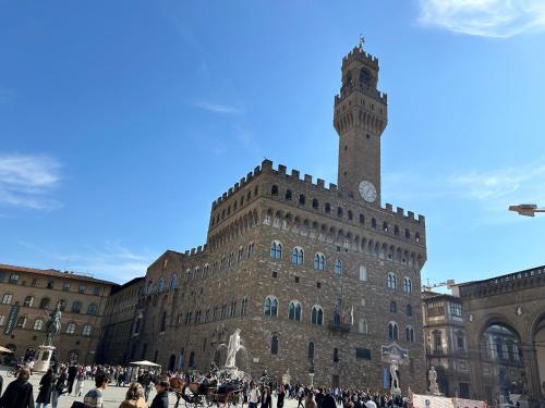 Betty Florence charming modern apartment near Piazza della Libertà