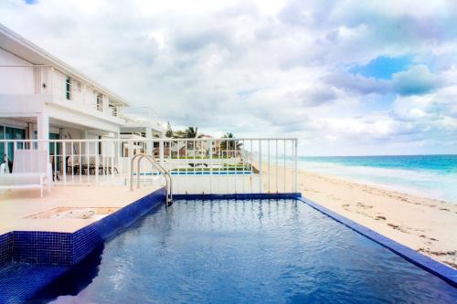 Brisas Beach Shore Villa - Heated Private Pool