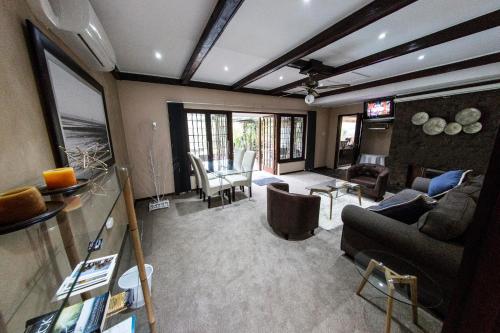 Bathroom, Fish Eagle Manor in Abbotsford Bathroom, Fish Eagle Manor in Abbotsford