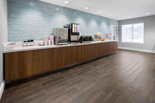 Food and beverages, La Quinta Inn & Suites by Wyndham Atlanta Airport North in Atlanta (GA) Food and beverages, La Quinta Inn & Suites by Wyndham Atlanta Airport North in Atlanta (GA)