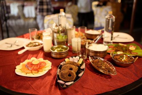 Restaurant, Evergreen County Resort Coorg - A Coffee Plantation Retreat in Virajpet Restaurant, Evergreen County Resort Coorg - A Coffee Plantation Retreat in Virajpet