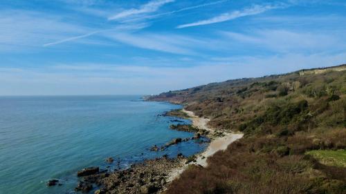 Beach, Inglewood - Historic retreat with incredible sea views in Ventnor West Beach, Inglewood - Historic retreat with incredible sea views in Ventnor West