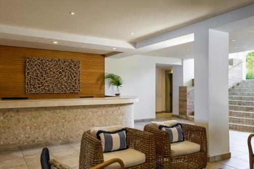 大堂, 海浪水療優雅酒店 (Waves Hotel and Spa by Elegant Hotels) in 聖雅美 大堂, 海浪水療優雅酒店 (Waves Hotel and Spa by Elegant Hotels) in 聖雅美