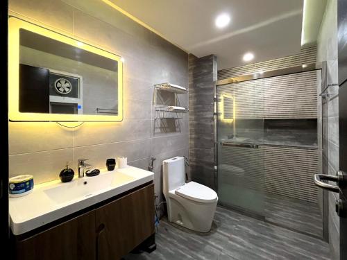 Modern Luxury Apt in Central Islamabad - image 2