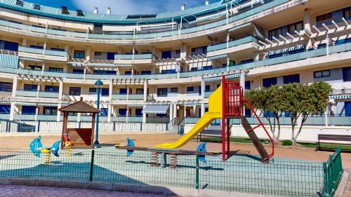 Playground, Apartamento Yuka by Family Homes in Las Rotas Beach Playground, Apartamento Yuka by Family Homes in Las Rotas Beach