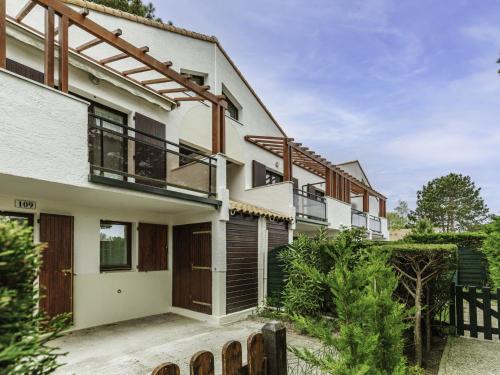 Holiday Home Hameau de Talaris-18 by Interhome in La Tremblade Holiday Home Hameau de Talaris-18 by Interhome in La Tremblade