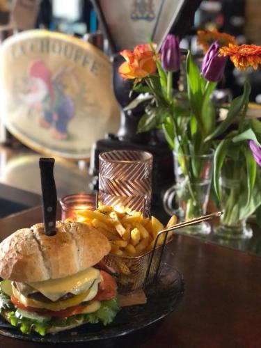 Slapen bij Café de Concurrent (Slapen bij Cafe de Concurrent) in Vlissingen Slapen bij Café de Concurrent (Slapen bij Cafe de Concurrent) in Vlissingen