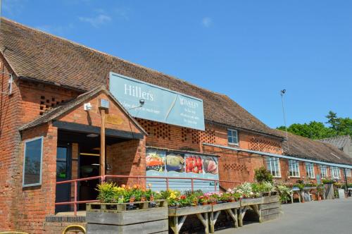 ทัศนียภาพภายนอกโรงแรม, Riverside House in เค็นนิวอร์ท ทัศนียภาพภายนอกโรงแรม, Riverside House in เค็นนิวอร์ท