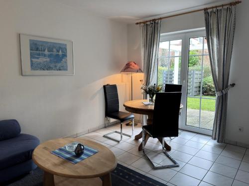 位于德国青斯特的现代公寓-带阳台 (Ferienwohnung in Zingst mit Terrasse) in 青斯特 位于德国青斯特的现代公寓-带阳台 (Ferienwohnung in Zingst mit Terrasse) in 青斯特