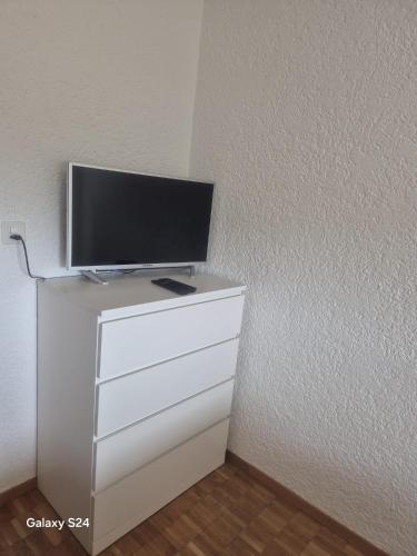 1 Beautiful Room in an 3-Bed-Room-Appart in Grenchen 1 Beautiful Room in an 3-Bed-Room-Appart in Grenchen
