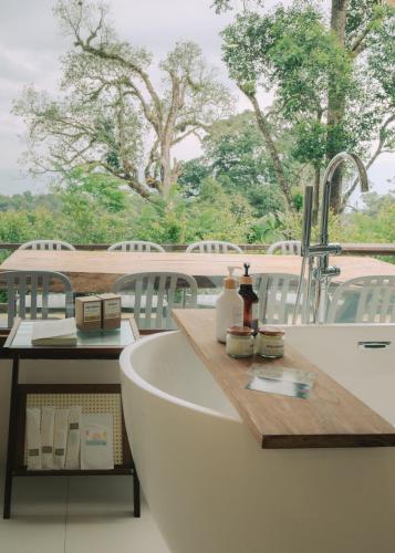 Baan Nhuer Mek บ้านเหนือเมฆ Coffee and Desk on the Cloud in Mae Taeng Baan Nhuer Mek บ้านเหนือเมฆ Coffee and Desk on the Cloud in Mae Taeng
