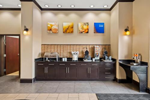 餐飲選擇, 沃克西哈奇-達拉斯凱富套房酒店 (Comfort Suites Waxahachie - Dallas) in 沃克西哈奇 餐飲選擇, 沃克西哈奇-達拉斯凱富套房酒店 (Comfort Suites Waxahachie - Dallas) in 沃克西哈奇