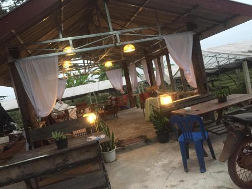 Vilakon Thoungchaleun in タラット Vilakon Thoungchaleun in タラット