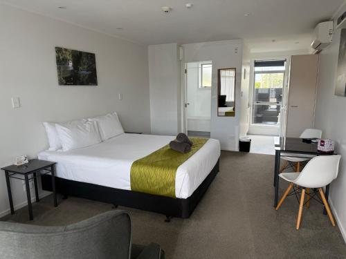 Ambassador Motor Inn