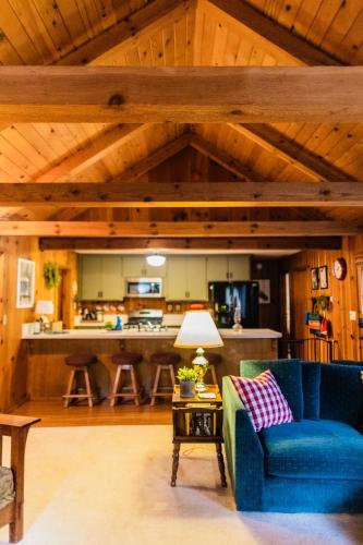 BunkHouse 1960's Camp Vibe with Timeless Wet Bar in 波特維爾 BunkHouse 1960's Camp Vibe with Timeless Wet Bar in 波特維爾