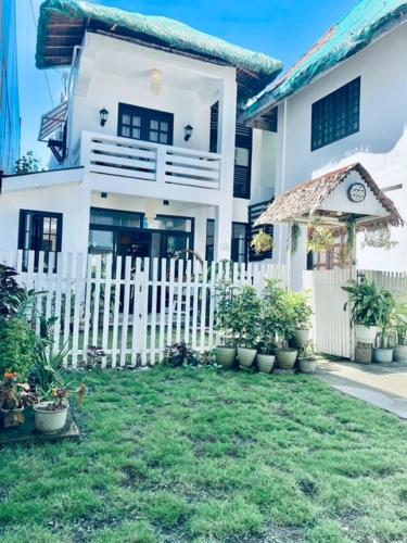 BACKDOOR VILLA in บาเลอร์ BACKDOOR VILLA in บาเลอร์