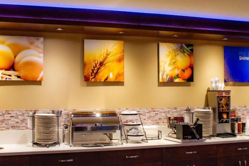 Ételek és italok, Comfort Inn & Suites Vancouver Downtown City Center in Esther Short Ételek és italok, Comfort Inn & Suites Vancouver Downtown City Center in Esther Short