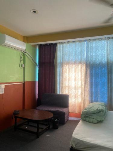 Divya Hotel and Guest House in 마하칼리 Divya Hotel and Guest House in 마하칼리