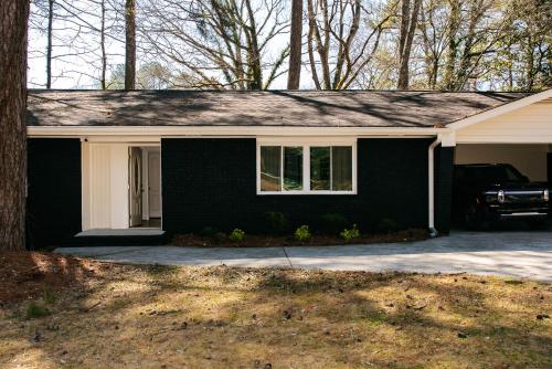 Large Designer Home - 6 Bed-4 Bath - Emory,CDC,CHOA in Emory Large Designer Home - 6 Bed-4 Bath - Emory,CDC,CHOA in Emory