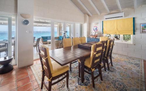 Maltese Falcon Villa 4bd by ZenBreak in Long Bay Maltese Falcon Villa 4bd by ZenBreak in Long Bay
