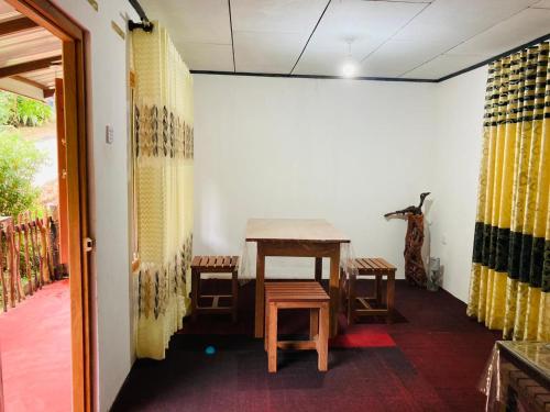 Sinharaja Pitadeniya Hut in 데니야야 Sinharaja Pitadeniya Hut in 데니야야