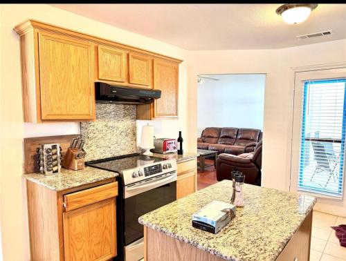 Cecilio Aurora home in Dallas Executive Airport Cecilio Aurora home in Dallas Executive Airport