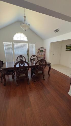 Cecilio Aurora home in Dallas Executive Airport Cecilio Aurora home in Dallas Executive Airport