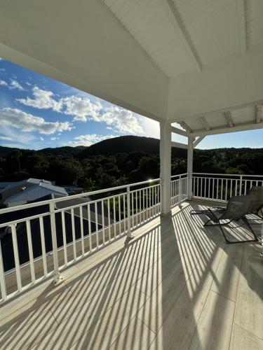 Ban công/sân hiên, NOUVEAU ! Appartement tout confort avec terrasse - Proche Plages ! in Bas Vent Ban công/sân hiên, NOUVEAU ! Appartement tout confort avec terrasse - Proche Plages ! in Bas Vent