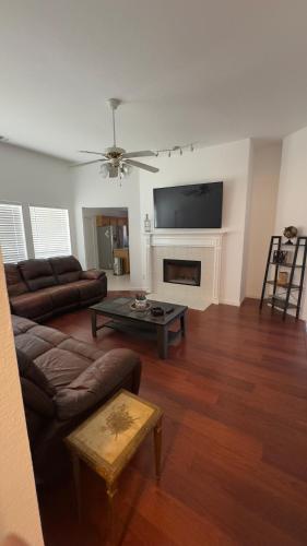 Cecilio Aurora Home in Dallas Executive Airport Cecilio Aurora Home in Dallas Executive Airport
