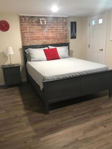 Charming Hudson Valley 3-Bedroom Family Getaway in Stony Point (NY) Charming Hudson Valley 3-Bedroom Family Getaway in Stony Point (NY)