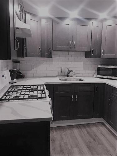 Charming Hudson Valley 3-Bedroom Family Getaway in Stony Point (NY) Charming Hudson Valley 3-Bedroom Family Getaway in Stony Point (NY)