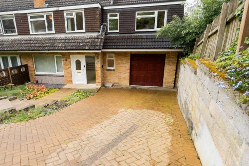 حديقة, Plymouth Plym Valley Impressive House Free Parking In Great Location By StayStaycations in Turnchapel حديقة, Plymouth Plym Valley Impressive House Free Parking In Great Location By StayStaycations in Turnchapel