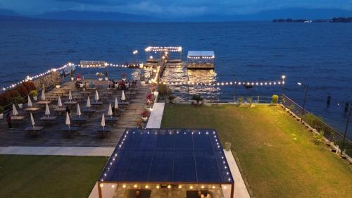 Restaurant, Damar Toba in Balige Restaurant, Damar Toba in Balige