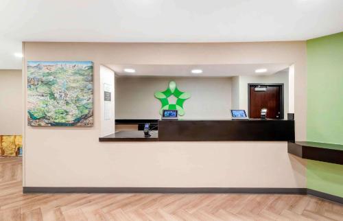 Lobby, Extended Stay America Suites - Asheville - Tunnel Rd. in Asheville (NC) Lobby, Extended Stay America Suites - Asheville - Tunnel Rd. in Asheville (NC)