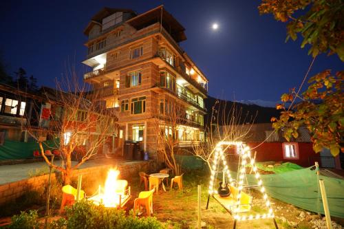 Woods Villa Cottages Manali - 1,2,3,4 Cottages & Villas Available in manali with scenic mountain vie in Manali Woods Villa Cottages Manali - 1,2,3,4 Cottages & Villas Available in manali with scenic mountain vie in Manali