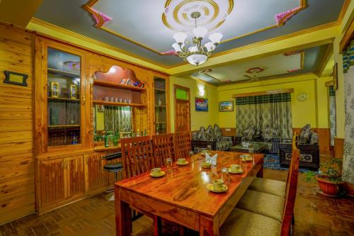 Woods Villa Cottages Manali - 1,2,3,4 Cottages & Villas Available in manali with scenic mountain vie in Manali Woods Villa Cottages Manali - 1,2,3,4 Cottages & Villas Available in manali with scenic mountain vie in Manali