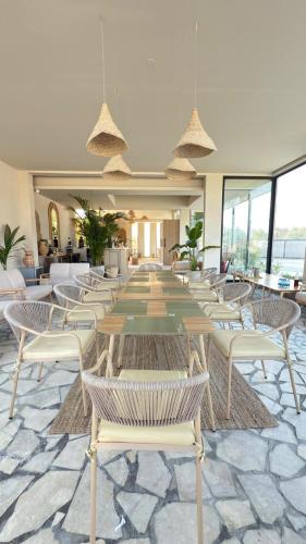 Restaurant, Ghaf Pool Villa's in Tiwi Restaurant, Ghaf Pool Villa's in Tiwi