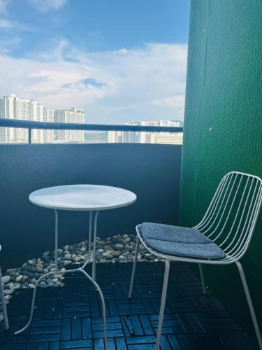 Balcony/terrace, Century Bay Private Residences in Gelugor Balcony/terrace, Century Bay Private Residences in Gelugor