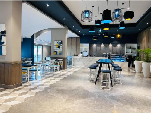 Country Inn & Suites By Migrolino in Lucknow Country Inn & Suites By Migrolino in Lucknow