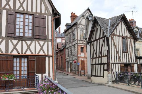 Maison Normande en lisiere de la foret in Bernay Maison Normande en lisiere de la foret in Bernay