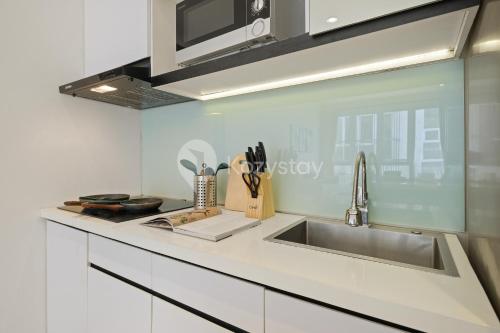 Kitchen, Anori by Kozystay - Bandung in Cimenyan Kitchen, Anori by Kozystay - Bandung in Cimenyan