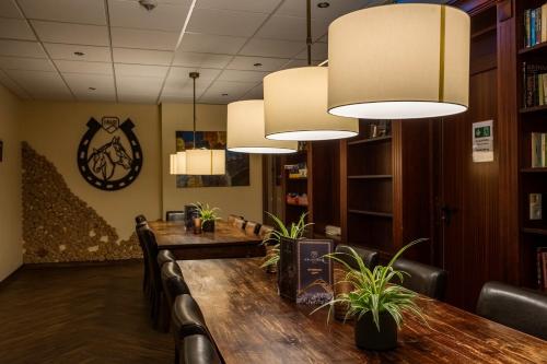 Паб/Коктейль-бар, Hotel Winterberg Resort in Вінтерберг Паб/Коктейль-бар, Hotel Winterberg Resort in Вінтерберг