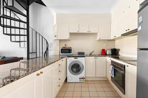 Hip Inner-City Living in Vibrant Erskineville in Alexandria Hip Inner-City Living in Vibrant Erskineville in Alexandria