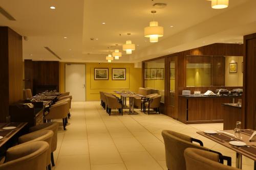 Restaurant, Aashray Inn in Hubli Restaurant, Aashray Inn in Hubli