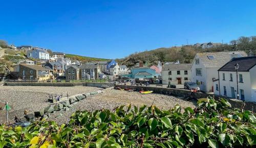 Strand, Graftons Little Haven in Pembrokeshire Strand, Graftons Little Haven in Pembrokeshire
