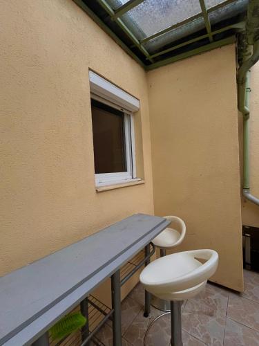 Balcony/terrace, FactoryLoftCosy Gare a 5mins in Bellegarde-sur-Valserine Balcony/terrace, FactoryLoftCosy Gare a 5mins in Bellegarde-sur-Valserine